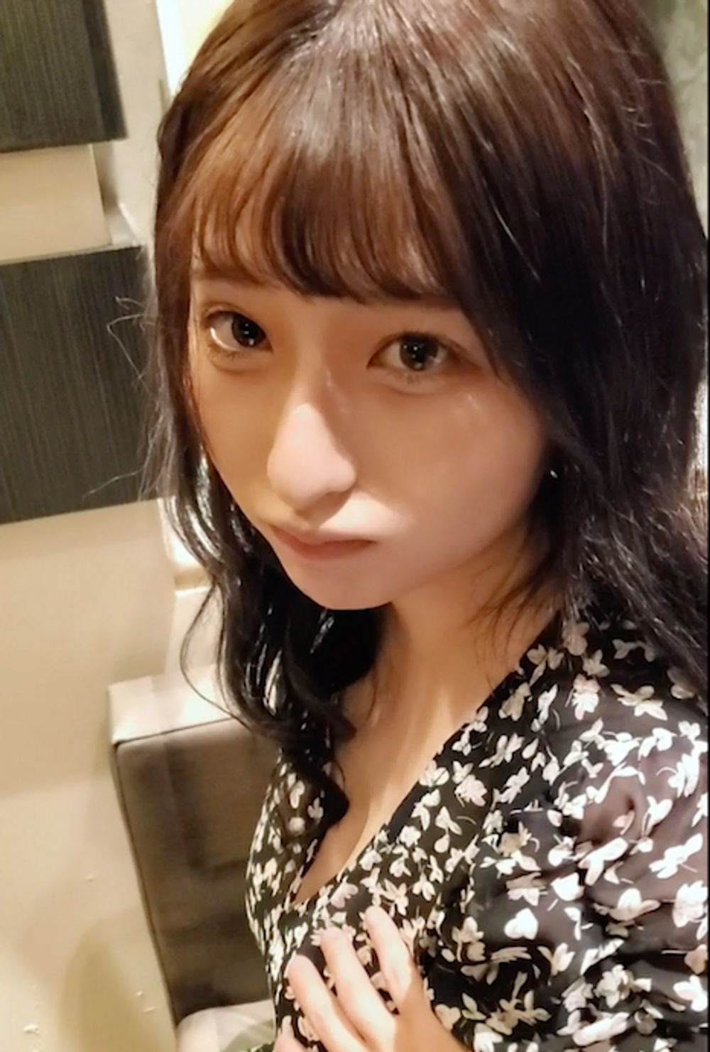 19歲的女主播級I杯女生試著拍照